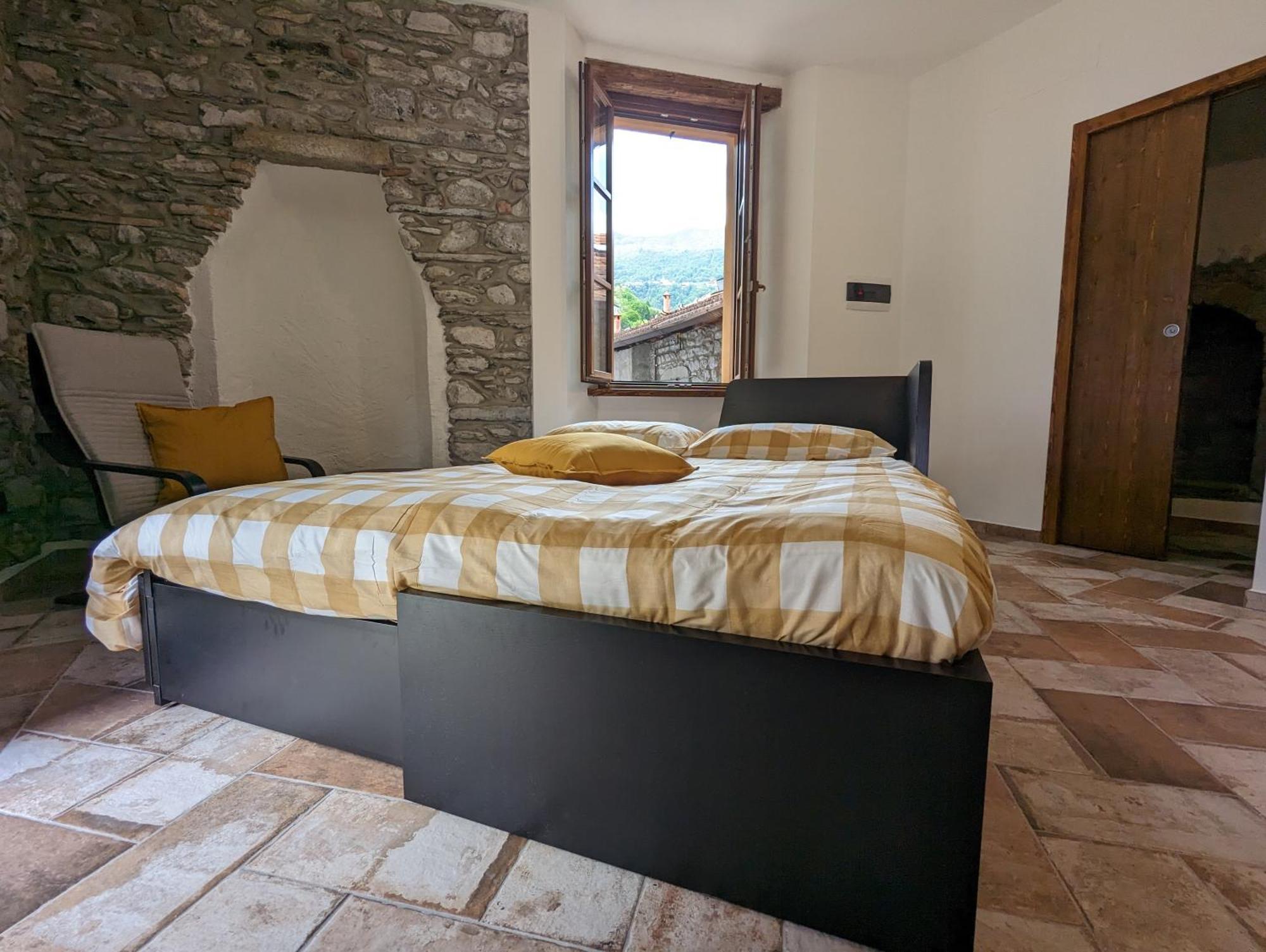 Antica Osteria Apartments Dongo Habitación foto